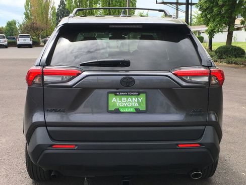 Used 2020 Toyota RAV4 XLE w/ Convenience Package AWD/4WD image 5