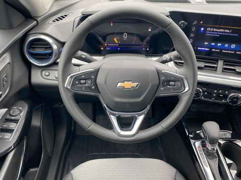 New 2026 Chevrolet Trax LT w/ Driver Confidence Package FWD image 7