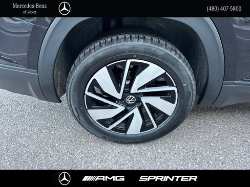 Used 2025 Volkswagen Atlas SE FWD image 6
