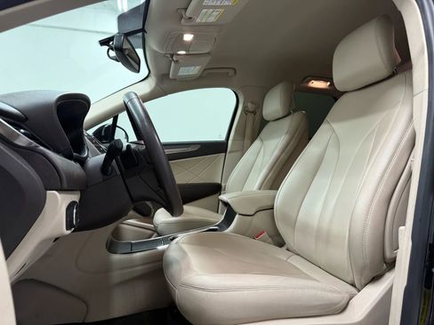 Used 2019 Lincoln MKC Premiere image 17