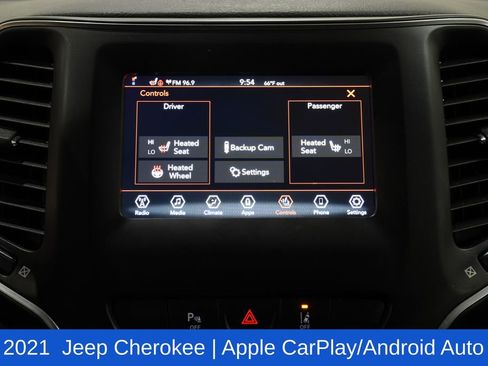 Used 2021 Jeep Cherokee Latitude Plus image 18