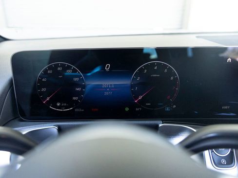 Used 2026 Mercedes-Benz GLB 250 image 16