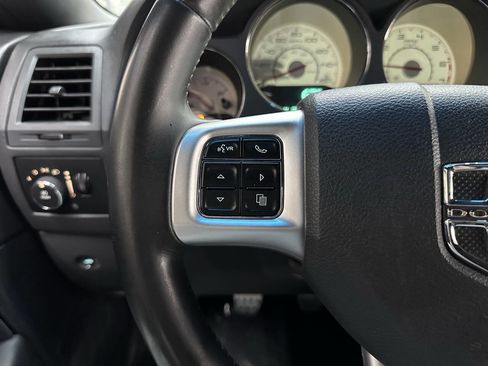 Used 2012 Dodge Challenger R/T image 19