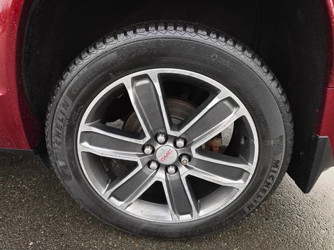 Used 2018 GMC Acadia Denali image 11