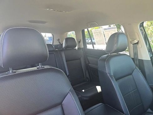 Used 2022 Volkswagen Atlas SE image 33