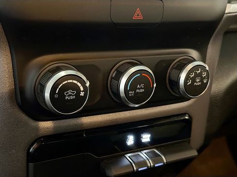 Used 2021 RAM 1500 Big Horn image 15