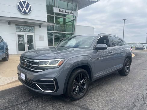 Used 2022 Volkswagen Atlas Cross Sport SEL R-Line image 2