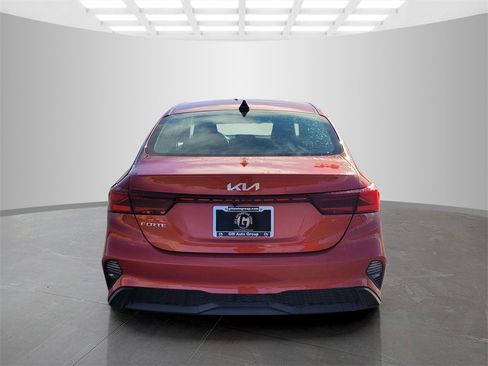 Used 2024 Kia Forte LXS w/ LXS Technology Package image 5