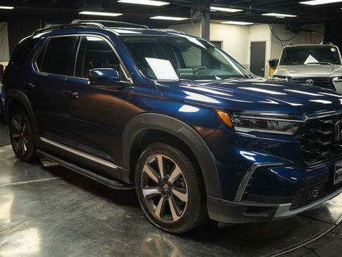 Used 2024 Honda Pilot Touring image 5
