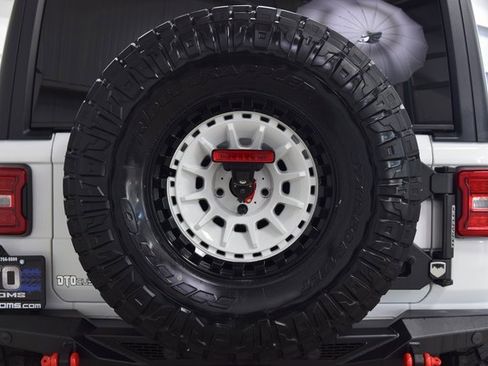 Used 2024 Jeep Wrangler Unlimited Rubicon image 26