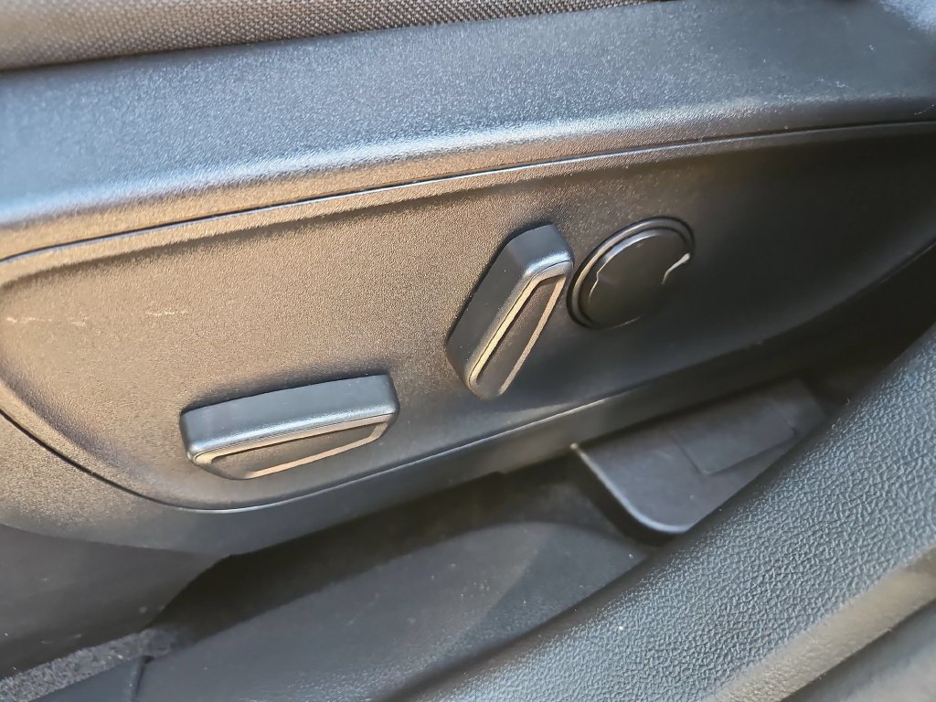 Used 2025 Ford Escape ST-Line FWD image 11
