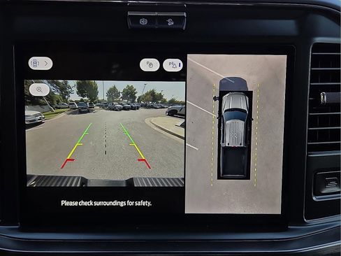 New 2026 Ford F250 Lariat w/ Black Appearance Package image 17