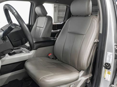 Used 2018 Ford F150 Lariat image 31