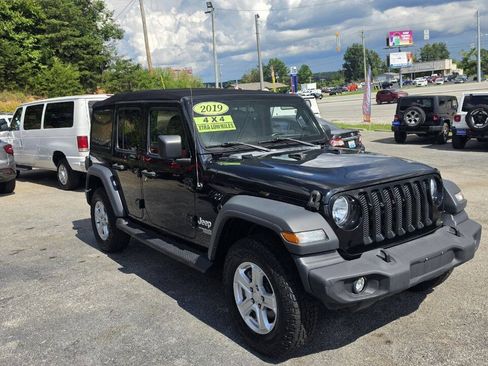 Used 2019 Jeep Wrangler Unlimited Sport S AWD/4WD image 5