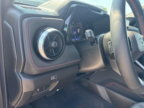 Certified 2023 Chevrolet Colorado Z71 w/ Z71 Convenience Package 2 AWD/4WD image 15