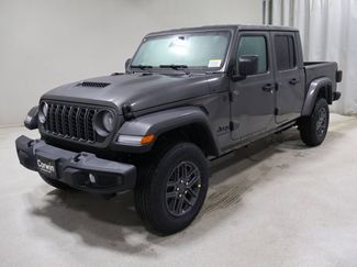 New 2026 Jeep Gladiator Sport video 3