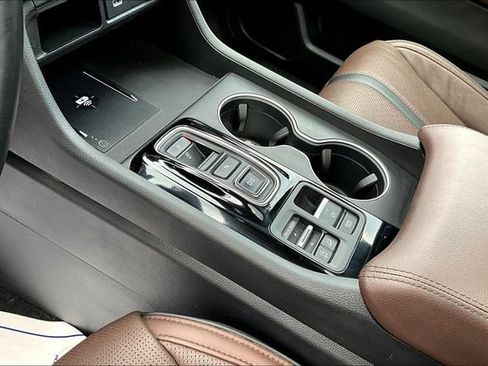 Used 2025 Honda Pilot Elite image 17