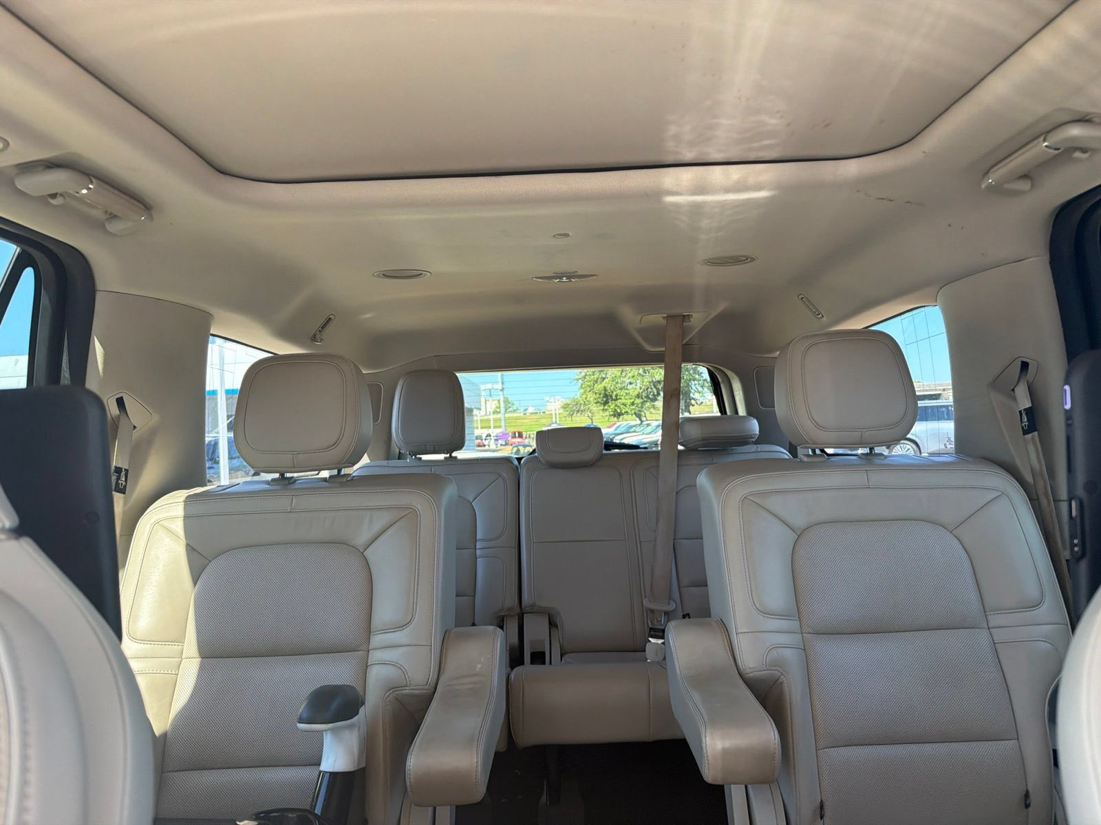 Used 2019 Lincoln Navigator L Reserve w/ Cargo Package AWD/4WD image 16