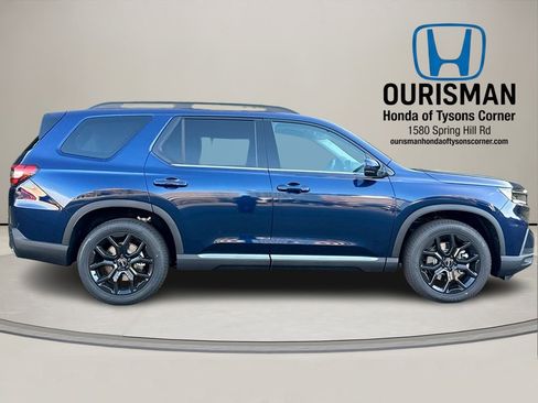 New 2025 Honda Pilot Touring image 2