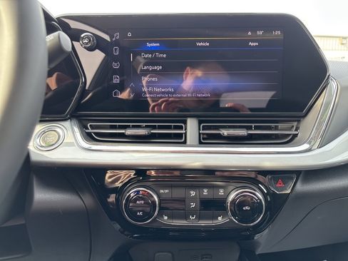 New 2026 Chevrolet Trax LT image 15