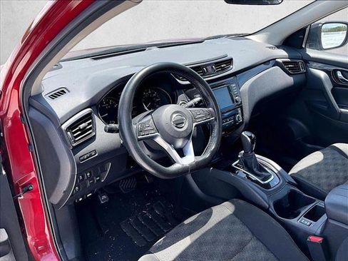 Used 2022 Nissan Rogue Sport SV FWD image 14