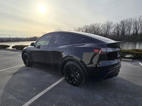 Used 2023 Tesla Model Y Long Range image 9
