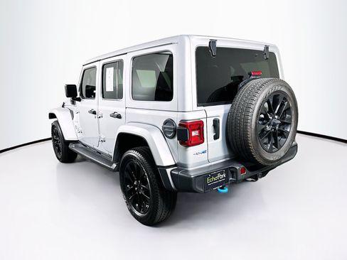 Used 2023 Jeep Wrangler Unlimited Sahara w/ Cold Weather Group AWD/4WD image 5