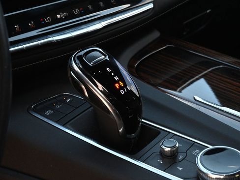 Used 2023 Cadillac Escalade Premium Luxury RWD image 14