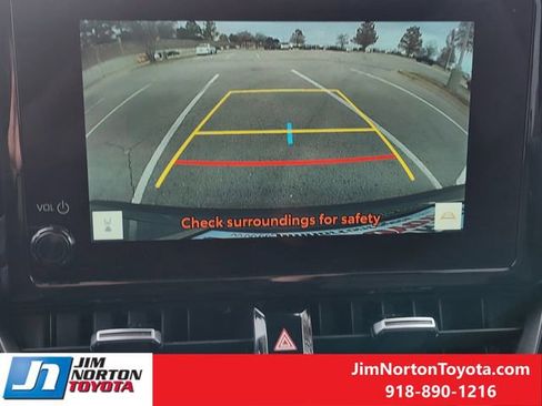 Used 2023 Toyota Corolla Cross XLE image 21