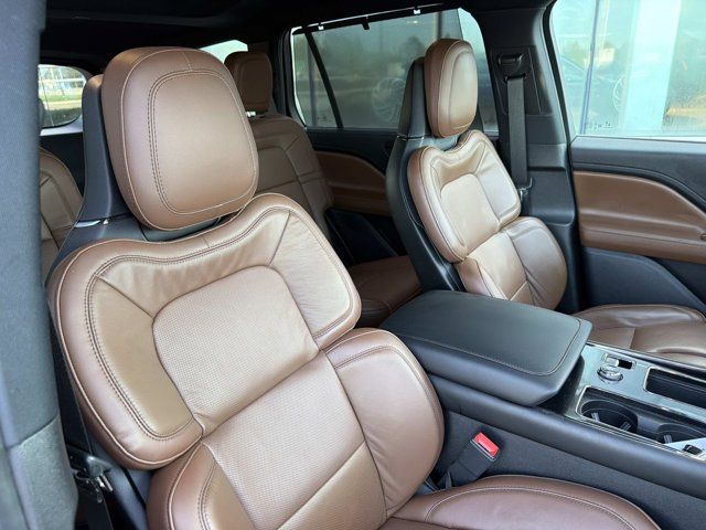 Used 2023 Lincoln Aviator Reserve w/ Equipment Group 201A RWD image 18