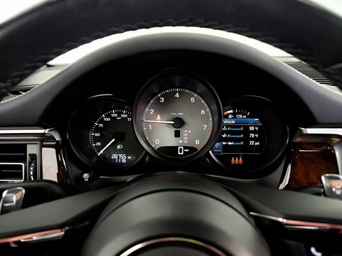 Used 2023 Porsche Macan S image 20