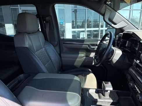 Used 2023 Chevrolet Silverado 1500 ZR2 w/ Technology Package image 8