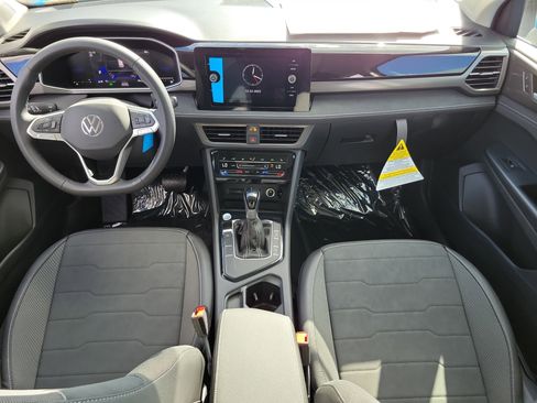 New 2026 Volkswagen Taos SE FWD image 2