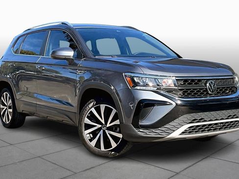 Used 2023 Volkswagen Taos SE image 3