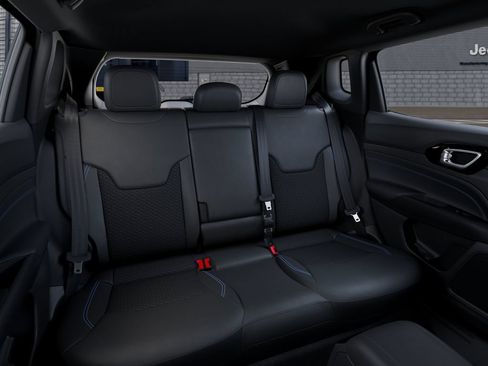 New 2026 Jeep Compass Latitude AWD/4WD image 15