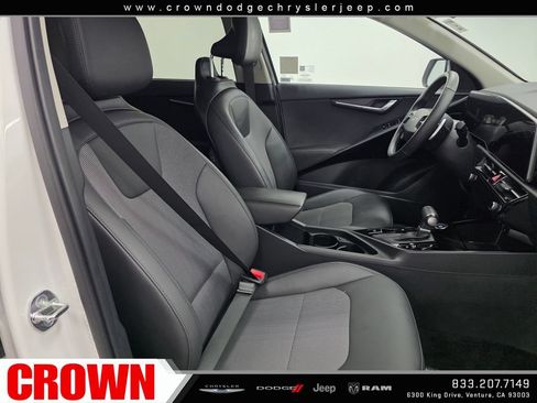 Used 2023 Kia Niro EX FWD image 10