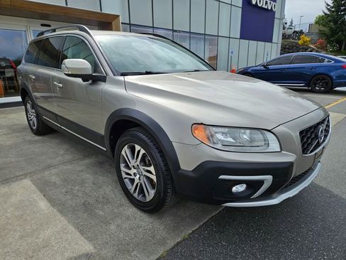 Used 2014 Volvo XC70 3.2 w/ Climate Package AWD/4WD image 3