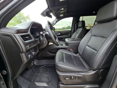 Used 2024 Chevrolet Tahoe Z71 w/ Luxury Package AWD/4WD image 10