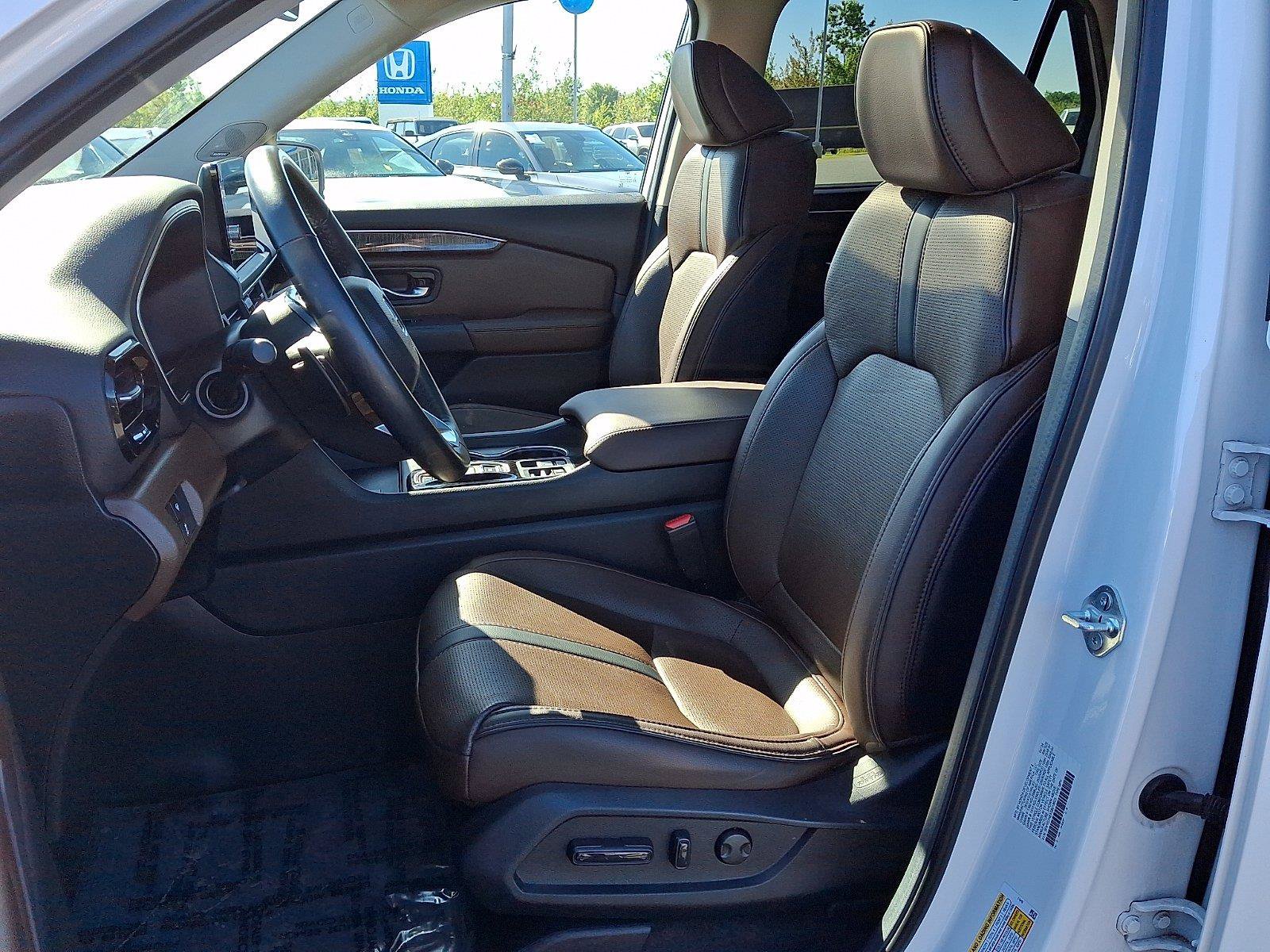 Used 2025 Honda Pilot Elite image 15