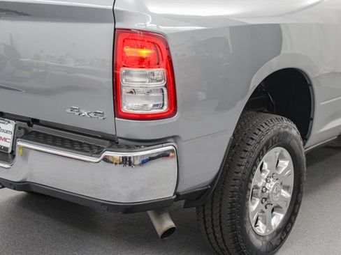 Used 2021 RAM 2500 Big Horn w/ Level 1 Equipment Group AWD/4WD image 11