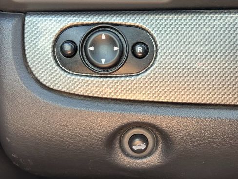 Used 2004 Chrysler Sebring LXi image 22