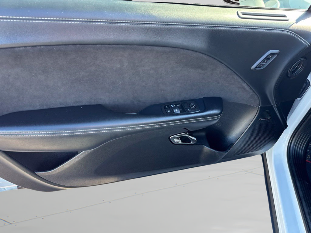 Used 2022 Dodge Challenger SRT Hellcat RWD image 19