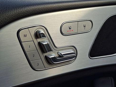 Used 2024 Mercedes-Benz GLE 450e 4MATIC image 26