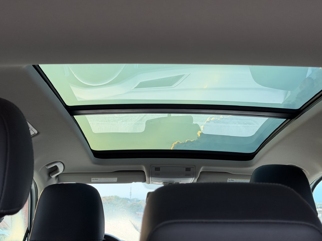 Used 2019 Volkswagen Tiguan SE w/ Panoramic Sunroof Package AWD/4WD image 14