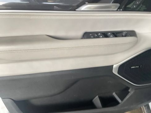 Used 2024 Jeep Wagoneer L 4WD w/ Premium Group I image 33