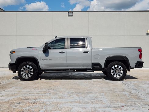 Used 2025 Chevrolet Silverado 2500 Custom w/ Custom Convenience Package AWD/4WD image 6