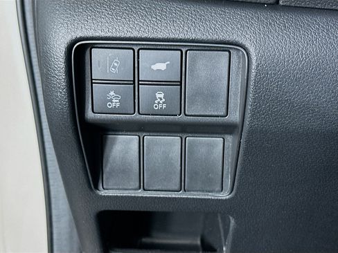 Used 2018 Honda CR-V Touring image 17