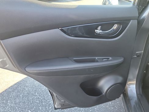 Used 2018 Nissan Rogue Sport SV image 12