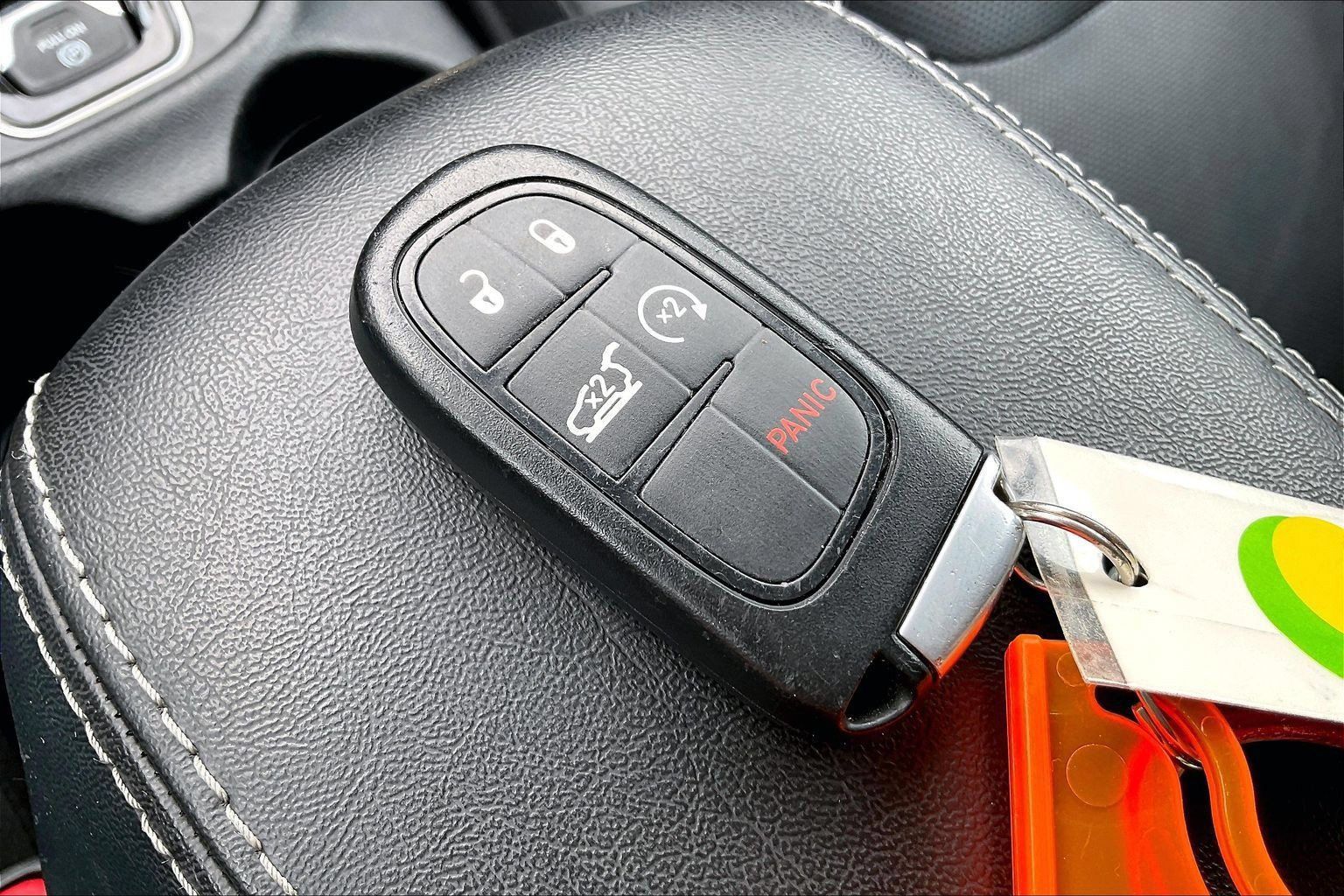Used 2019 Jeep Cherokee Limited AWD/4WD image 15
