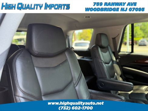 Used 2018 Cadillac Escalade Luxury AWD/4WD image 51